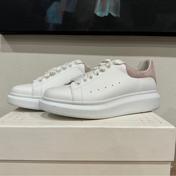 Alexander Mcqueens - Picture 8 of 10